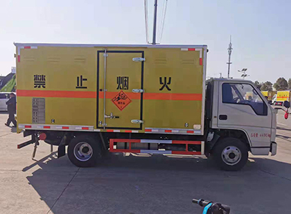 甘南爆破器材运输车技术升级与安全合规新趋势